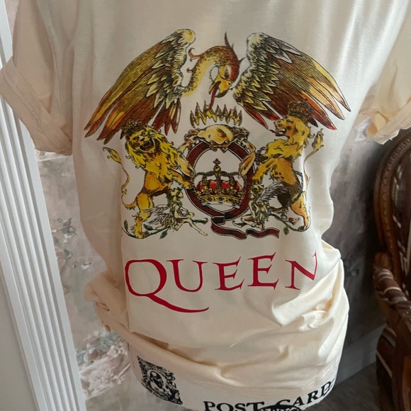 QUEEN GRAPHIC TEE SHIRT NWT - Picture 4 of 5